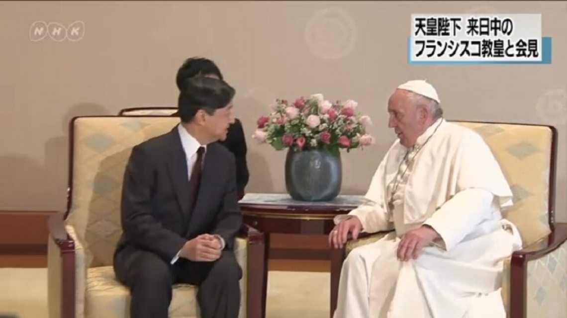 Papież Franciszek odwiedza Japonię i spotyka się z Cesarzem